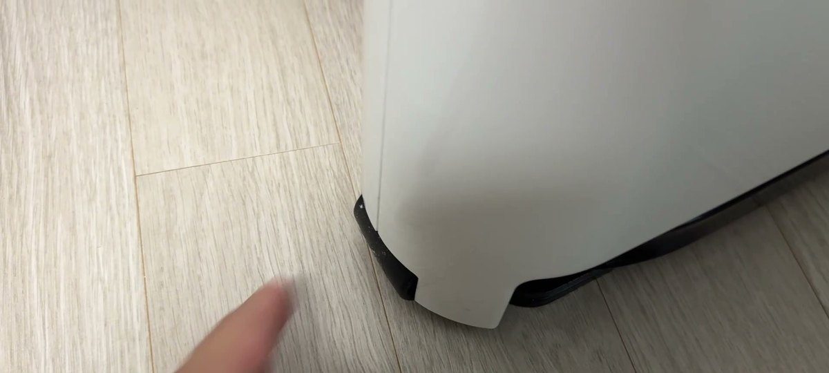 아래 바퀴 — 들고 끌면 바로 이동